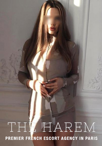 Paris luxury escorts girl Sonya, top GFE companion